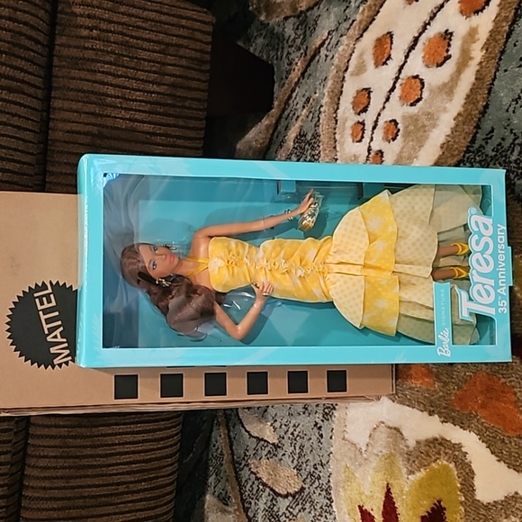 Poupée Teresa Barbie Signature – 35ème Anniversaire – Gold Label 2023 – NRFB